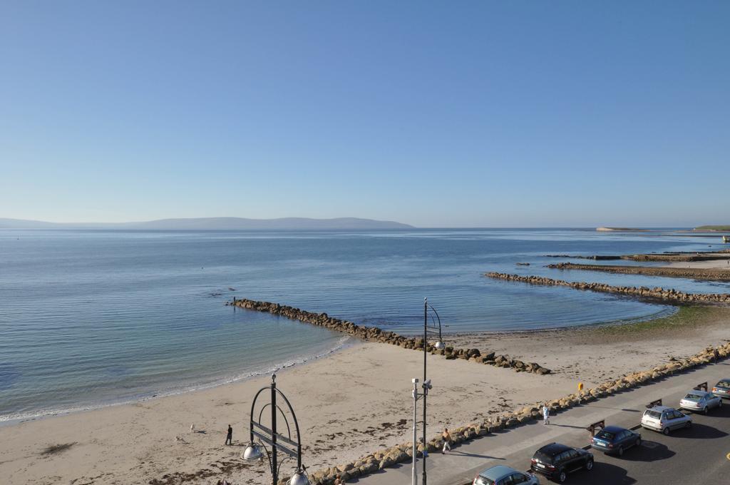 Salthill B&B Ocean Villa Galway Buitenkant foto